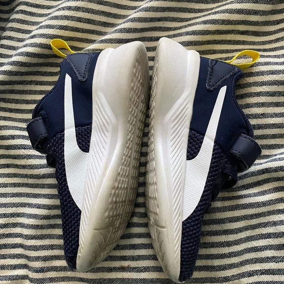 EUC!! Kids PUMAS - unisex but boys sizing-SO CUTE - Picture 3 of 8